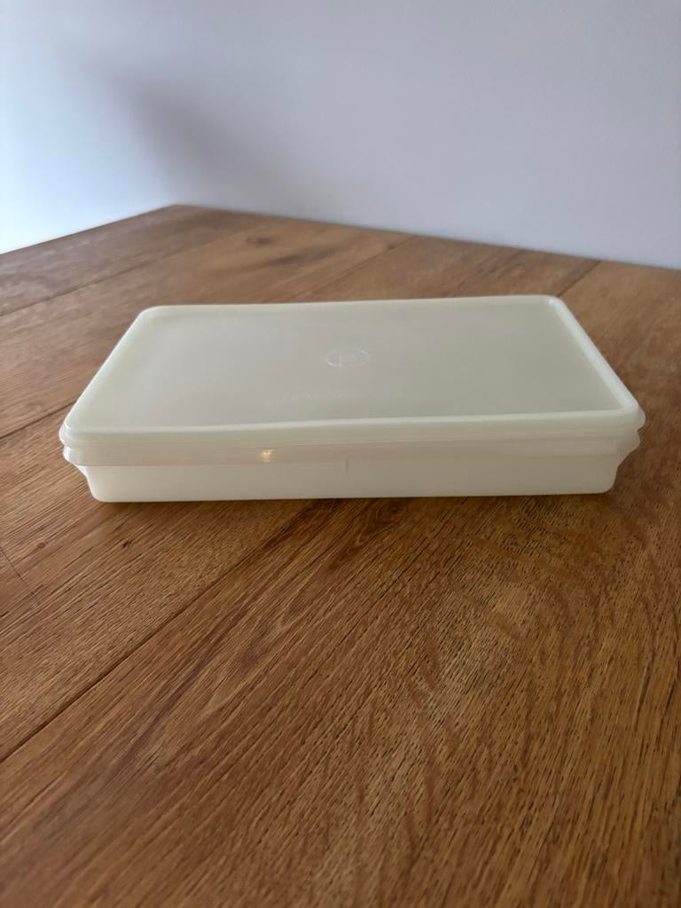 Tupperware bewaardoos - Crème, Huis en Inrichting, Keuken | Tupperware, Gebruikt, Bak of Kom, Crème, Ophalen of Verzenden