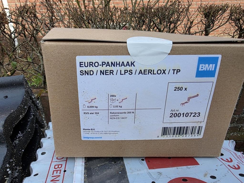 Monier euro panhaak, Ophalen of Verzenden, Nieuw, Steen of Klei, Dakpannen
