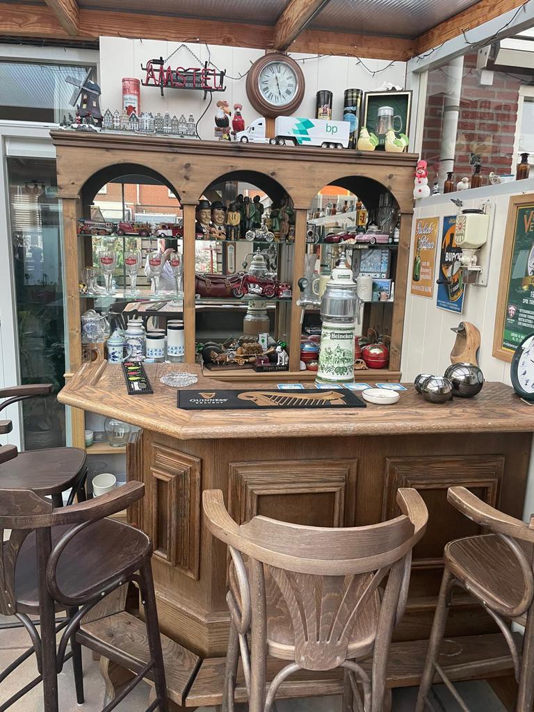 Bar met barkrukken, Ophalen, Gebruikt, Inclusief barstoelen