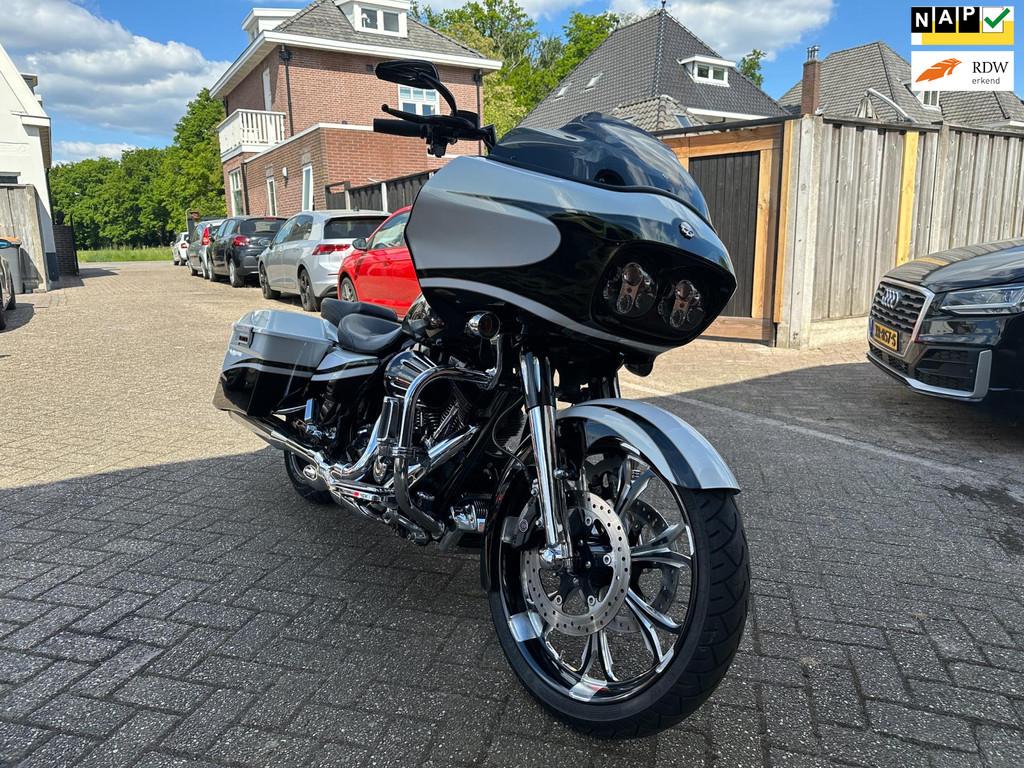 Harley Davidson Tourmotor 110 FLTRUSE Road Glide CVO 5HD NED, Bedrijf, Meer dan 35 kW, Toermotor, ABS