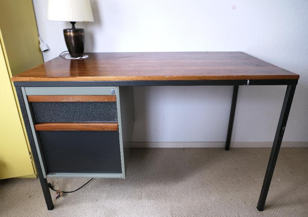 Industrieel vintage bureau, Ophalen, Gebruikt