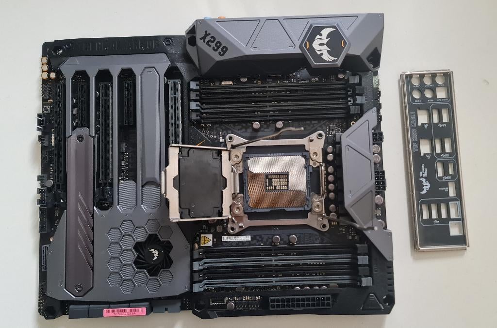 Asus Tuf X299 Mark1, Computers en Software, Moederborden, DDR4, Ophalen of Verzenden, Zo goed als nieuw, ATX
