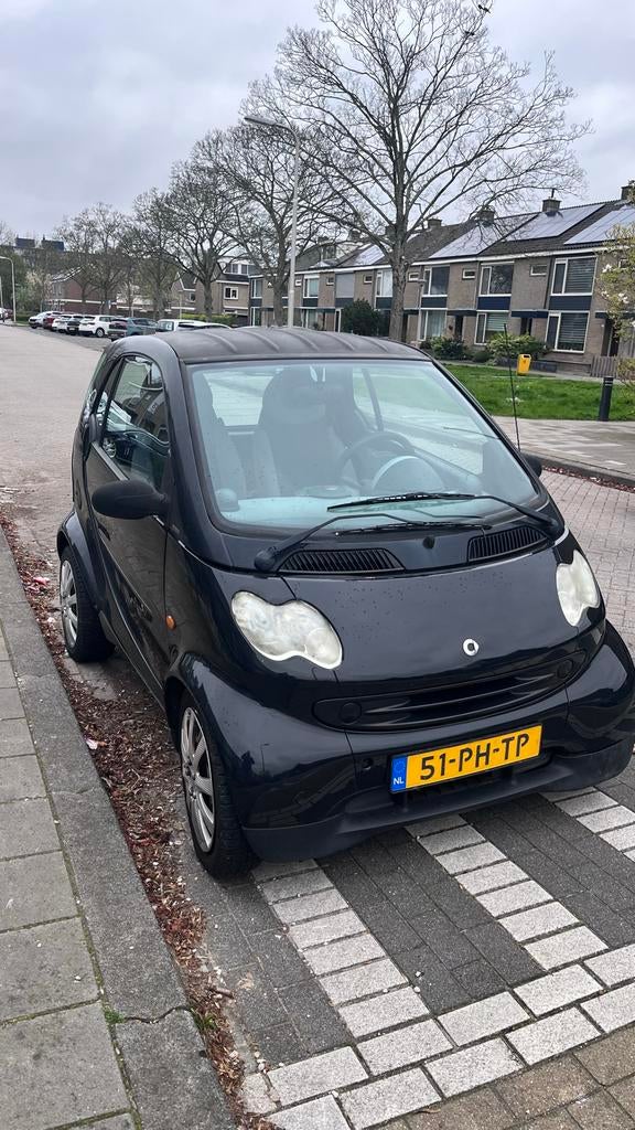 Smart 0.7 City Coupe 37KW 2004 Zwart, Auto's, Smart, 21 km/l, Achterwielaandrijving, 18 €/maand, Zwart
