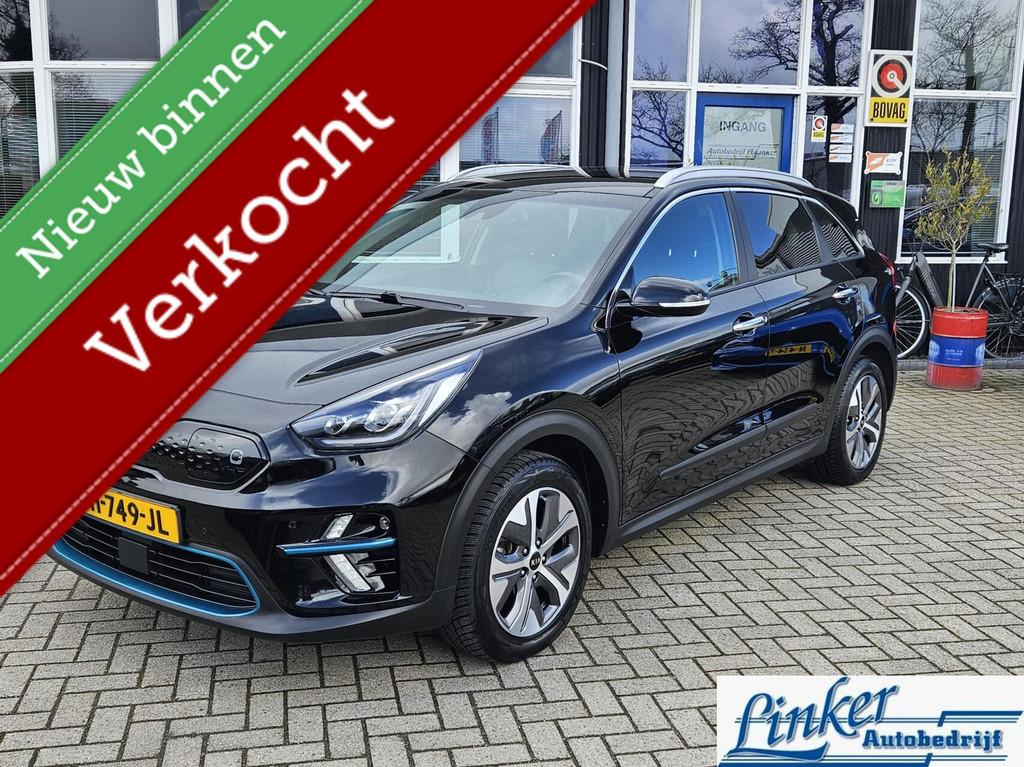 Kia e-Niro ExecutiveLine 64 kWh SOH 100% TREKHAAK STUURVERW, Gebruikt, Zwart, 1712 kg, Met garantie (alle)