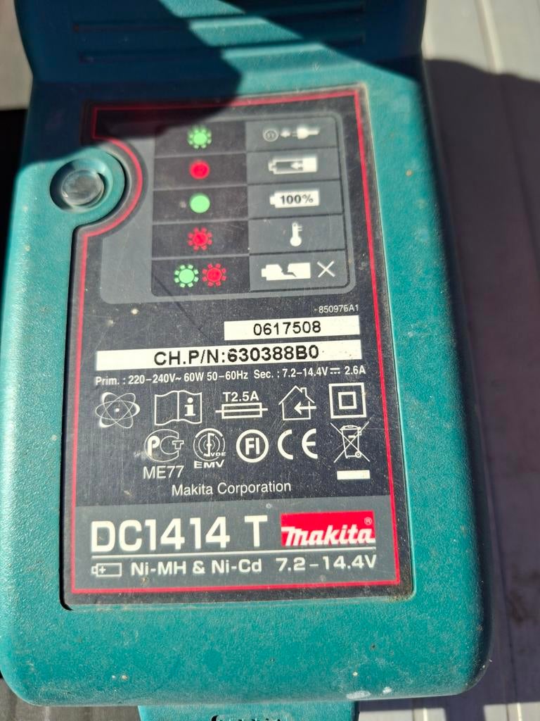 Makita oplader DC1414T + accu, Doe-het-zelf en Verbouw, Ophalen of Verzenden, Gebruikt