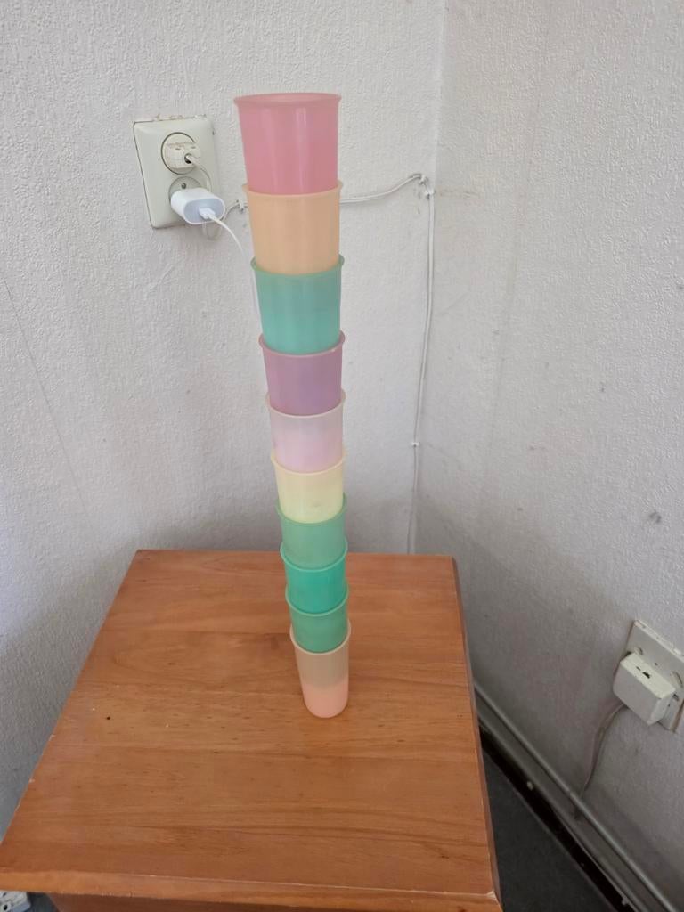 Tupperware bekers set - diverse kleuren, Ophalen of Verzenden, Gebruikt, Geel, Beker of Kan