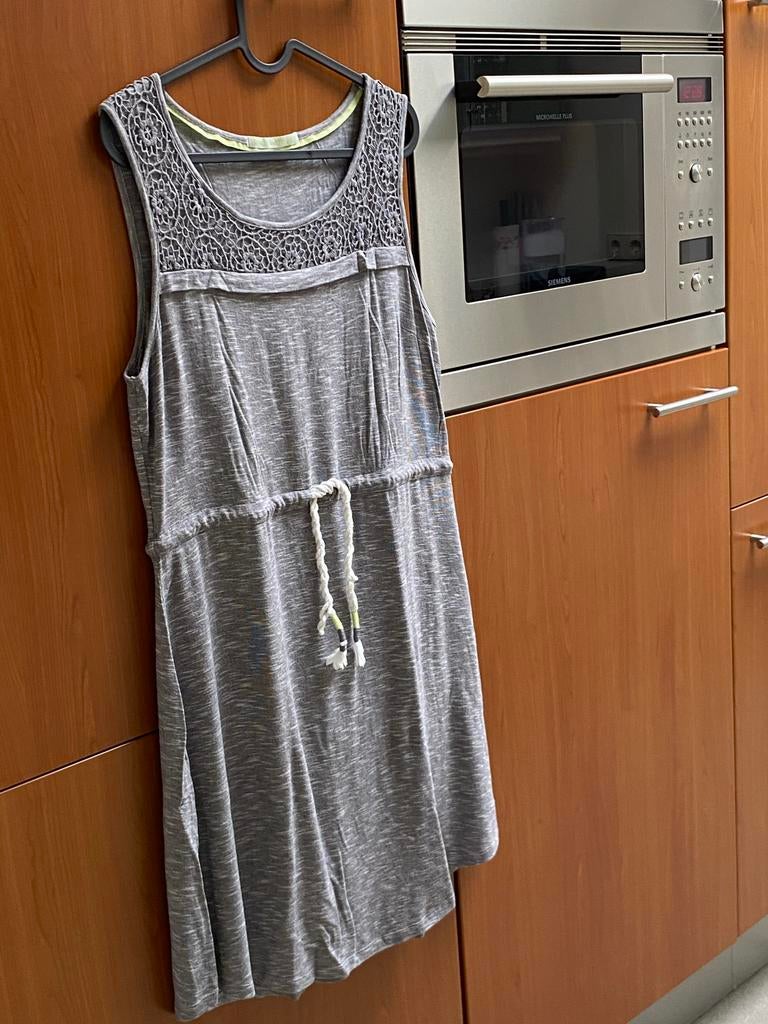 Set Zomerjurk street one en Donkergrijs bolero vestje mt 40, Maat 38/40 (M), Ophalen of Verzenden, Zo goed als nieuw, Knielengte