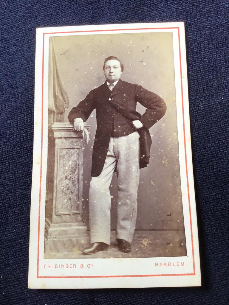 CDV, Man, BINGER, HAARLEM, Carte de Visite, dun karton, Ophalen of Verzenden, Voor 1940, Gebruikt, Foto