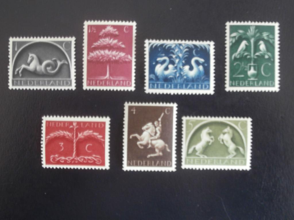 NL 1943-1944; GERMAANSE SYMBOLEN + ZEEHELDEN + PERFO LEES, Postzegels en Munten, Postzegels | Nederland, Verzenden, Na 1940, Postfris