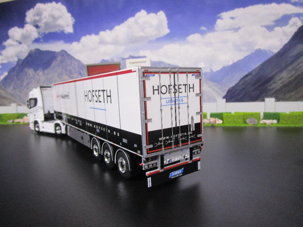 Wsi 01-4222 Scania R Highline CR20H , Hofseth, Ophalen, Nieuw, Bus of Vrachtwagen, Wsi