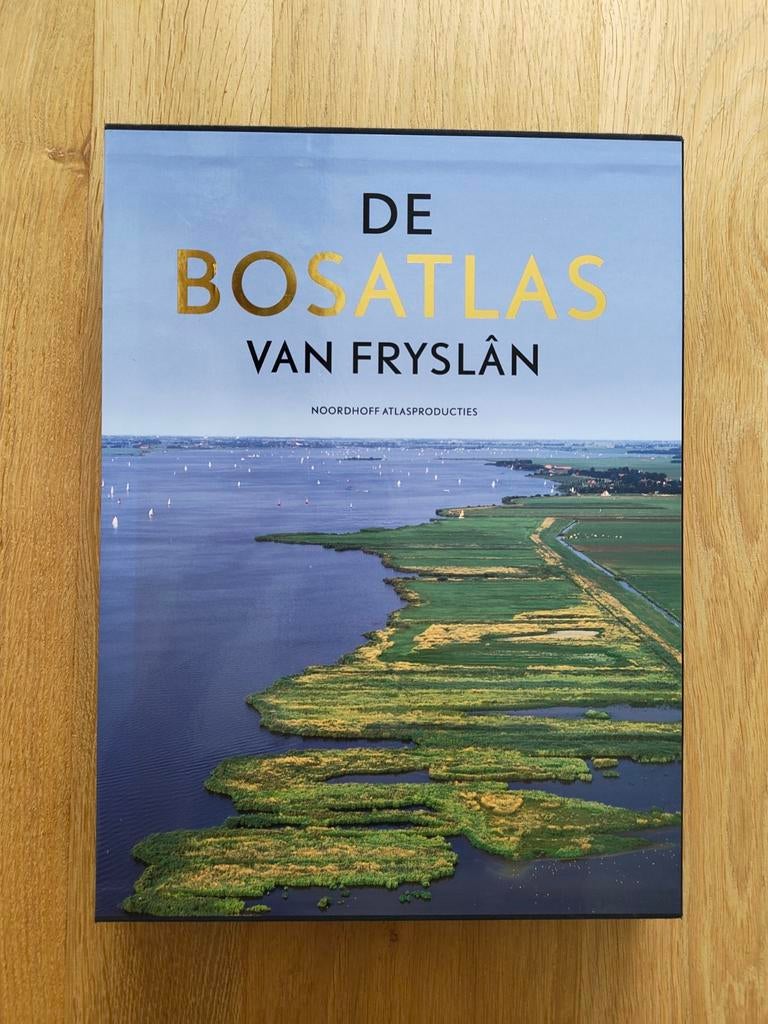 De Bosatlas van Fryslân - Een ontdekkingsreis door Friesland, Bosatlas, 2000 tot heden, Ophalen of Verzenden, Zo goed als nieuw