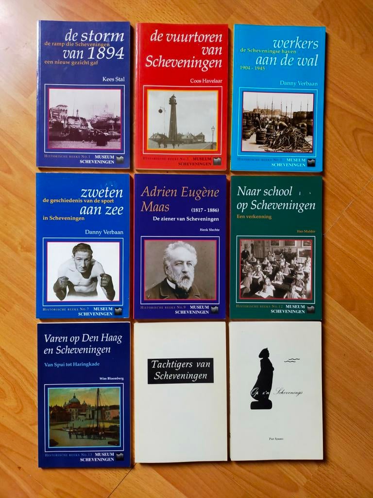 7x boeken uit de "Historische Reeks" van Museum Scheveningen, Ophalen of Verzenden, Zo goed als nieuw