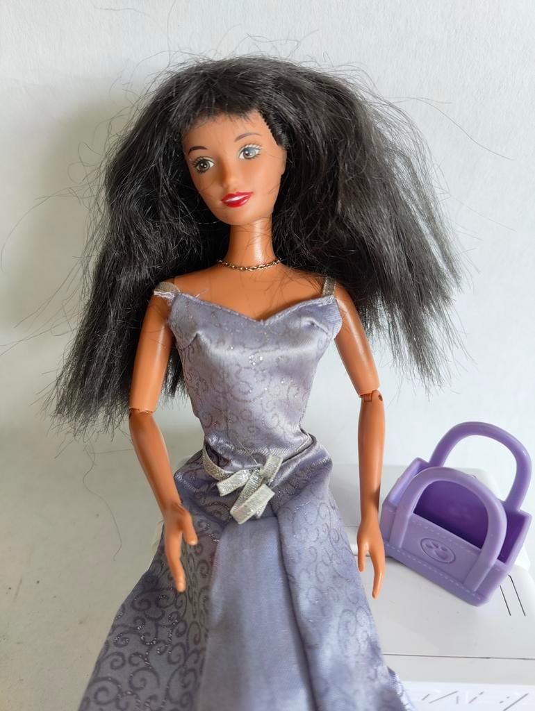 Vintage Mattel Barbie met extra kleding, Ophalen of Verzenden, Gebruikt, Pop