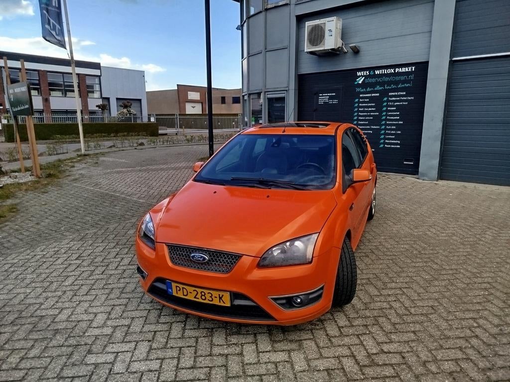 Ford Focus ST 2.5 225pk Recaro leer- Origineel-Nette staat, Focus, Leder, Handgeschakeld, Apple Carplay