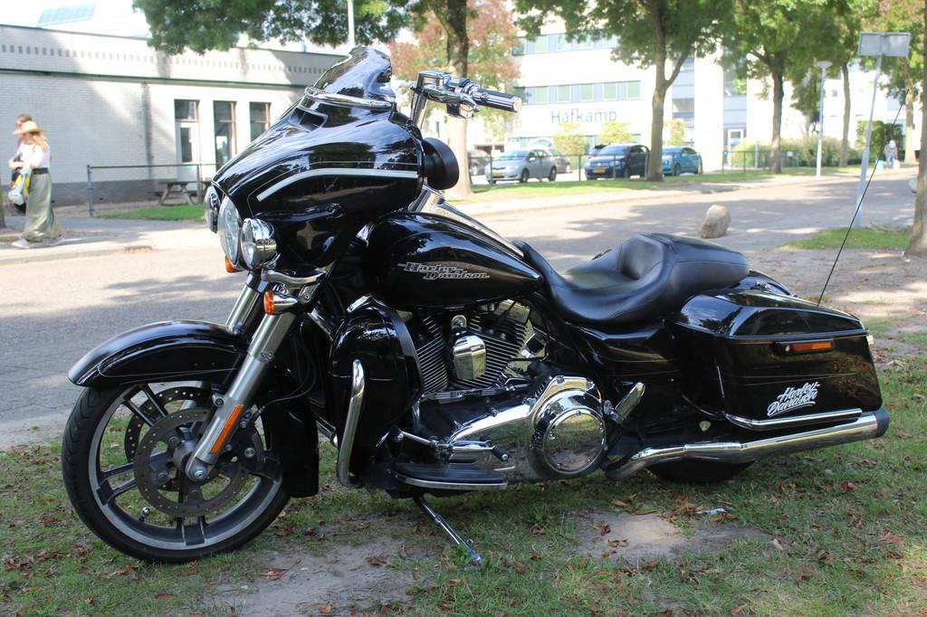 Harley-Davidson Street Glide Special - foto 2