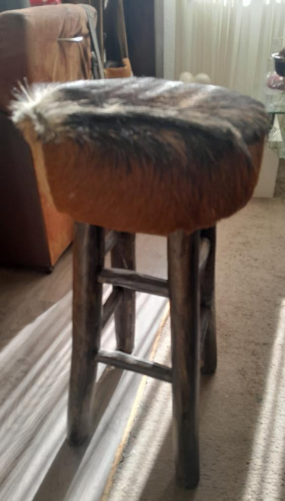 TKA mooie aparte barkrukken wortelhout, Ophalen, 60 tot 90 cm, Zo goed als nieuw, 3 krukken