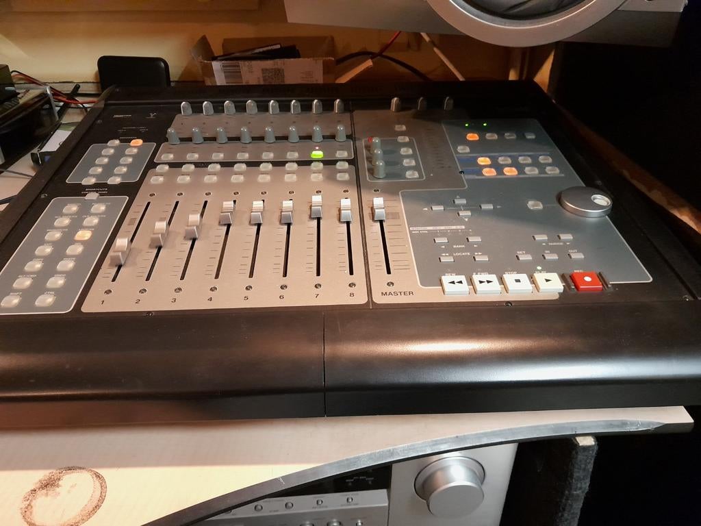 Tascam FW-1884 Firewire interface en DAW controller, Muziek en Instrumenten, Mengpanelen, Ophalen, Zo goed als nieuw, 10 tot 20 kanalen