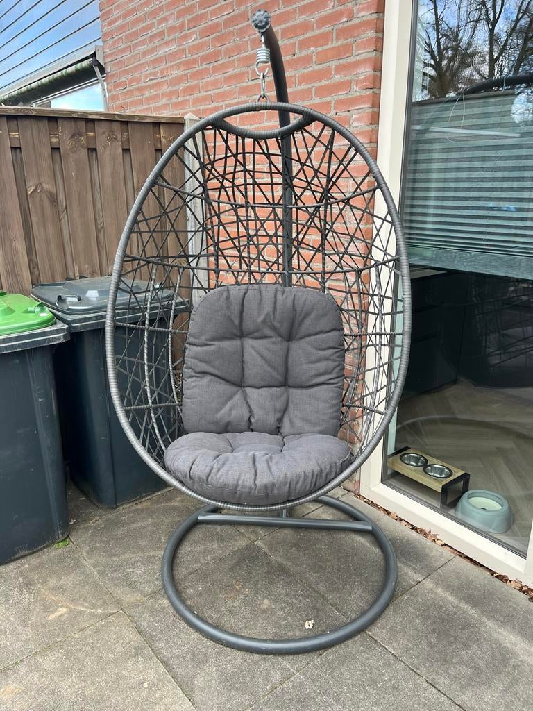 Comfortabele hangstoel met kussen, Ophalen, Gebruikt, Metaal