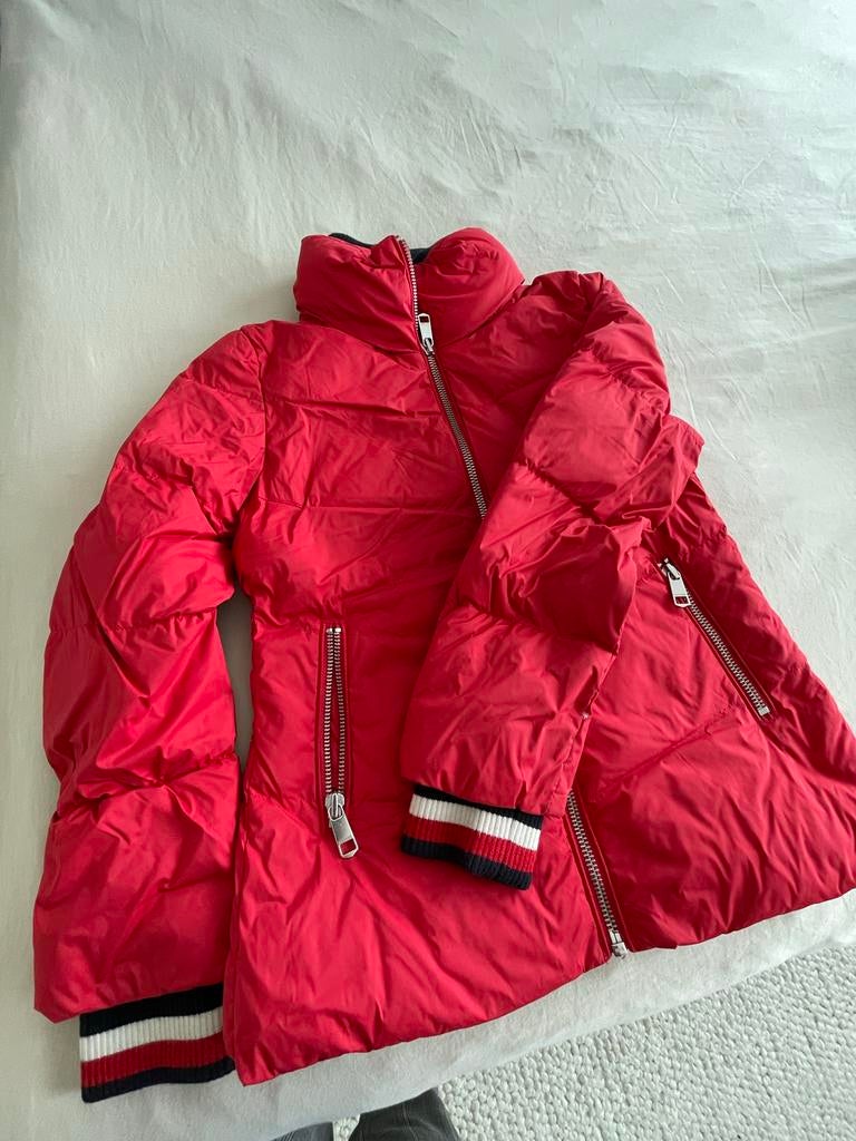 Rode Tommy Hilfiger winterjas, Ophalen of Verzenden, Gedragen, Maat 38/40 (M), Rood