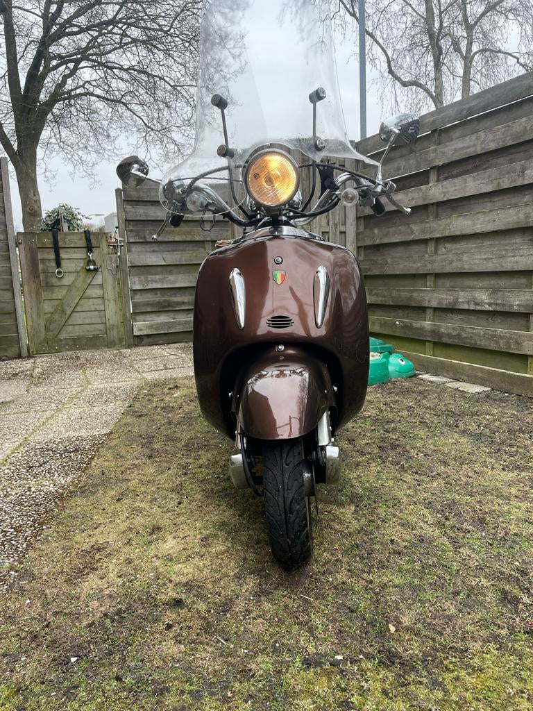 Nette retro scooter, Ophalen of Verzenden, Gebruikt, Maximaal 45 km/u, Benzine