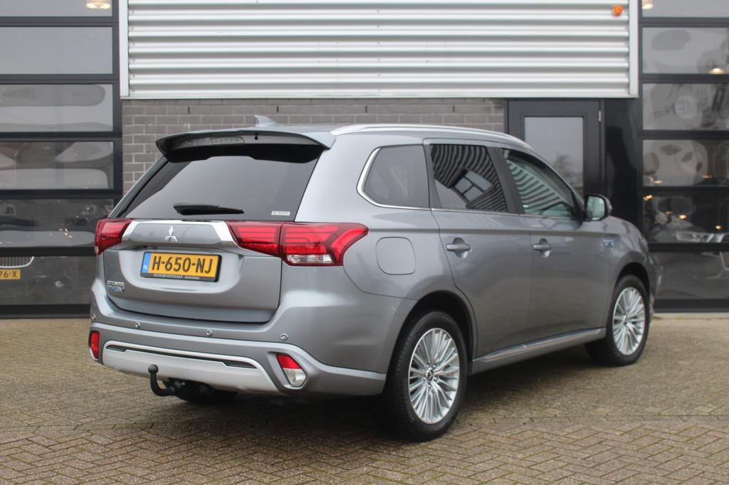 Mitsubishi Outlander 2.4 PHEV Intense+ / Carplay / Schuifdak, Automaat, 135 pk, 4 cilinders, 120 €/maand