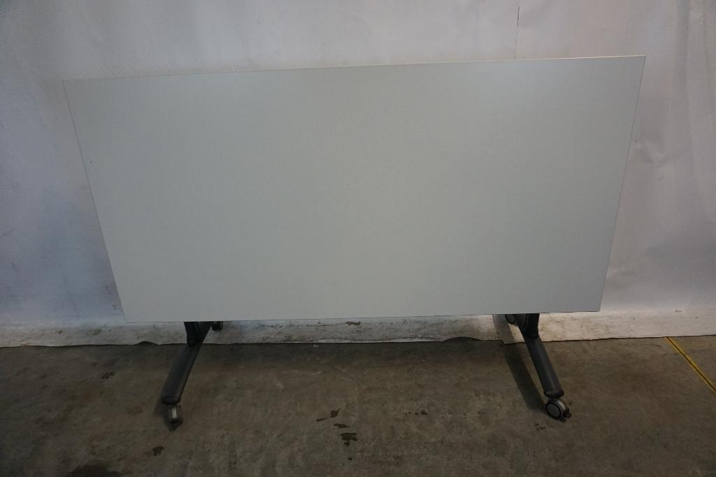 Inklapbaar en rijdbaar bureau, tafel kantinetafel 160x80, Ophalen, Met wielen, Gebruikt, Grijs