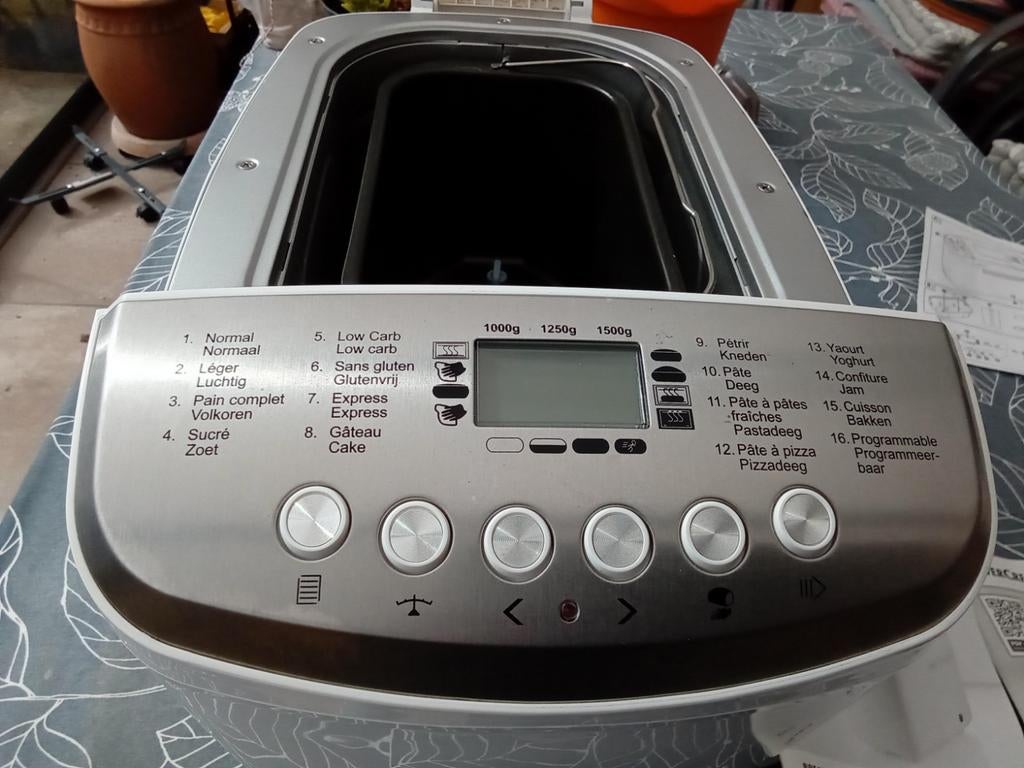 Broodbakmachine - Silvercrest, Witgoed en Apparatuur, Broodbakmachines, Met timer, Ophalen of Verzenden, Zo goed als nieuw, 1200 tot 1600 gram deeg