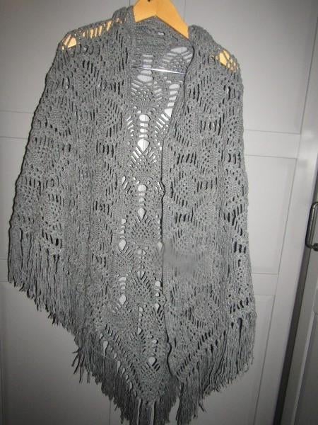 G807 stola omslagdoek grijs zelf gehaakt franje, Kleding | Dames, Ophalen of Verzenden, Zo goed als nieuw, Maat 46/48 (XL) of groter