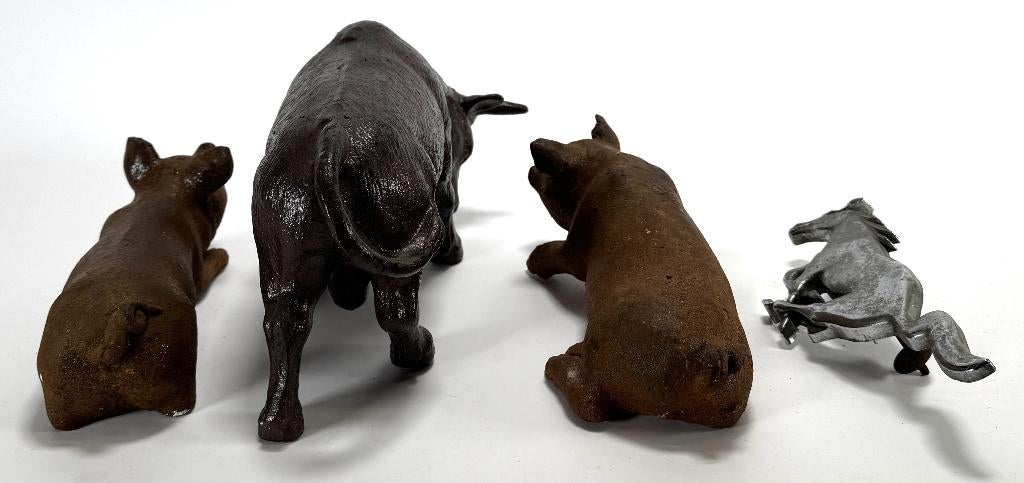 719. Gietijzeren beelden en Mustang logo, 20e eeuw, Ophalen of Verzenden