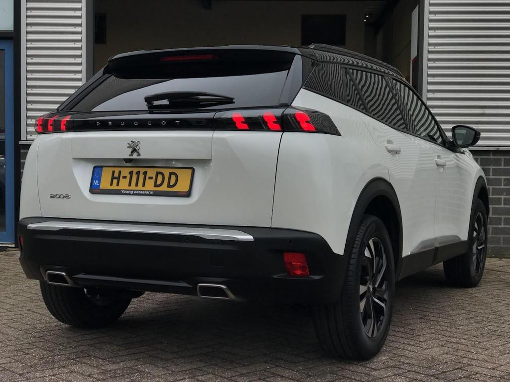 Peugeot 2008 1.2 PureTech Allure|Navigatie|Carplay|Camera|Ac, Gebruikt, Euro 6, 1199 cc, Wit