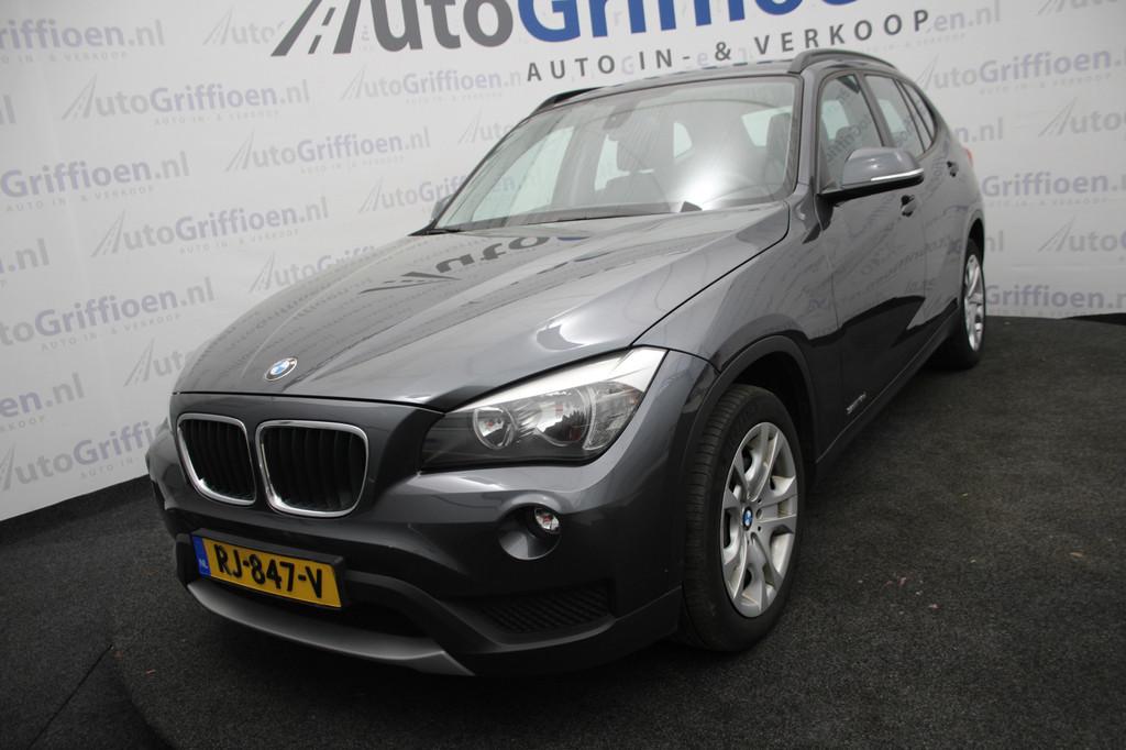 BMW X1 sDrive16d Executive nette SUV met schuifdak, X1, Euro 5, Zwart, 4 cilinders
