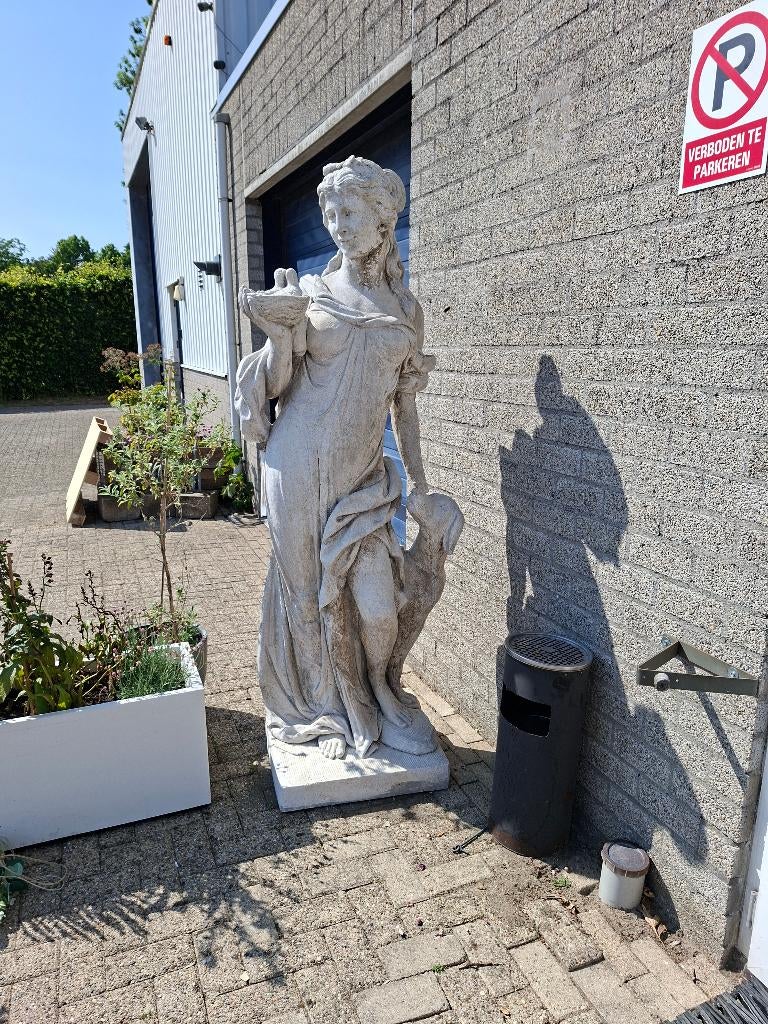 tuinbeeld vrouwelijke 76 jarig oud bijbels figuur tuinbeeld, Ophalen, Gebruikt, Steen