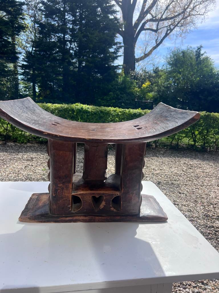 Authentiek Ashanti stoeltje uit Ghana - Handgesneden hout, Antiek en Kunst, Kunst | Niet-Westerse kunst, Ophalen of Verzenden