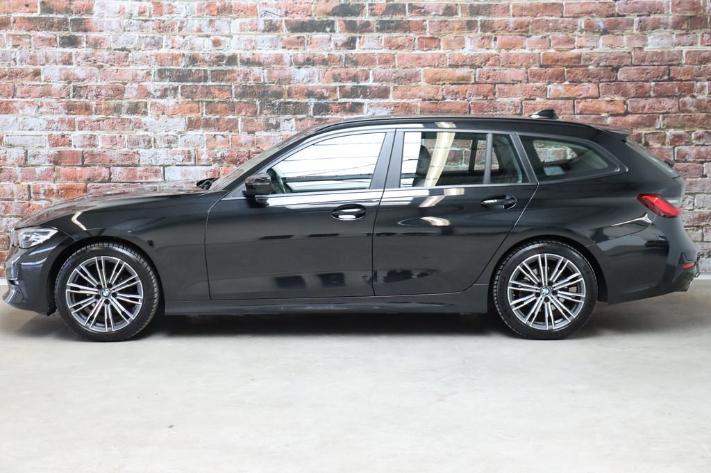 BMW 3 Serie Touring 318i Executive Automaat / Live Cockpit P, Automaat, 1998 cc, Achterwielaandrijving, Gebruikt