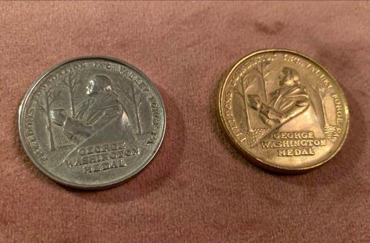 2 Boy Scout George Washington Medailles 1952, Ophalen of Verzenden, Embleem, Speld of Insigne