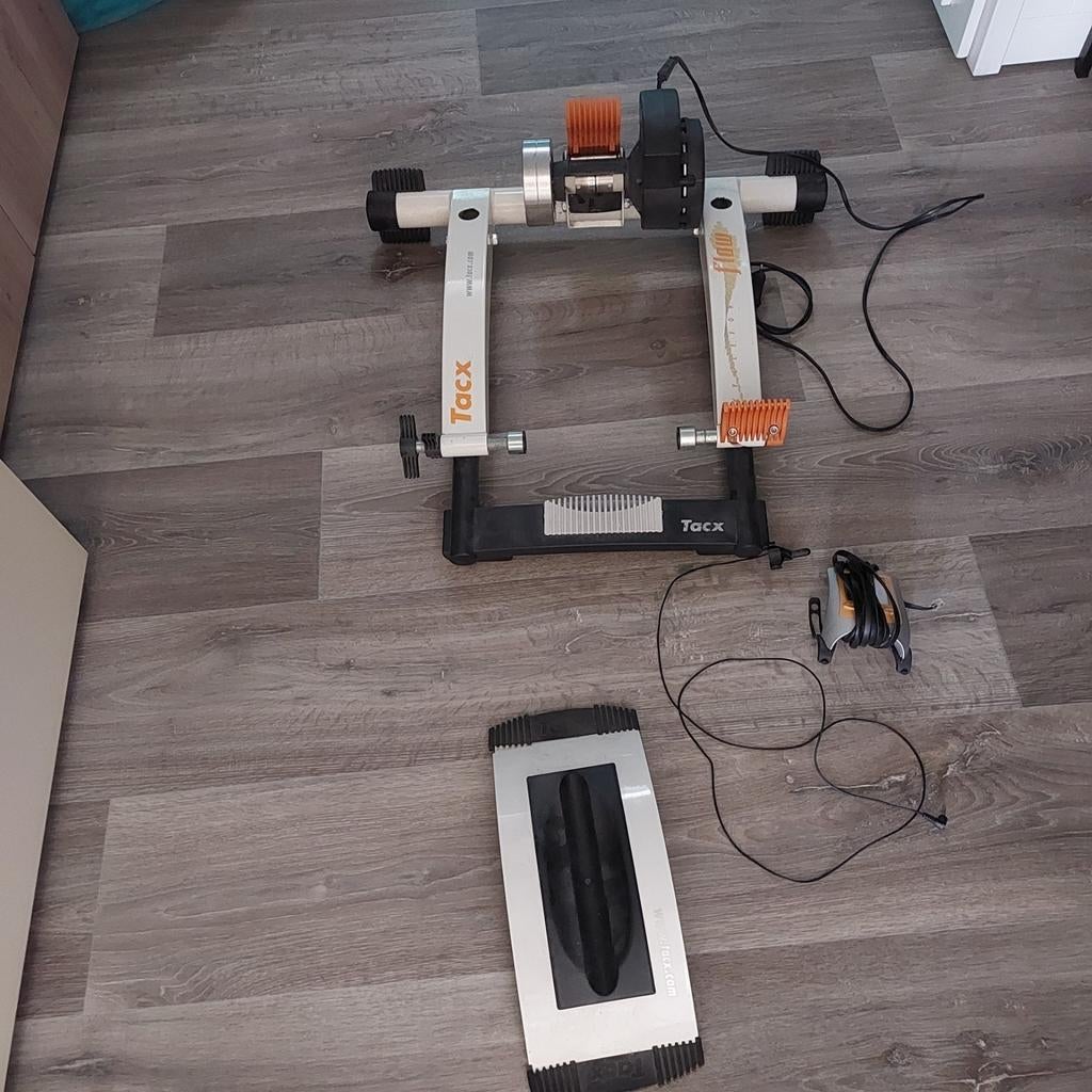 Tacx Flow Fietstrainer - Indoor Fietsen, Sport en Fitness, Wielrennen, Ophalen of Verzenden, Gebruikt, Overige typen