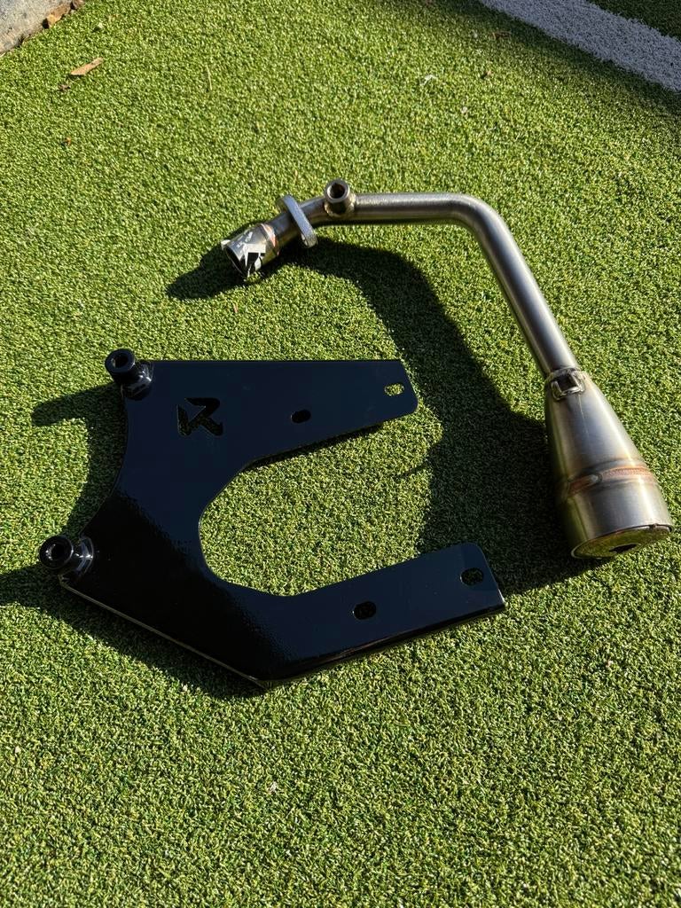 Gloednieuwe Akrapovic ophanging en bocht, Ophalen of Verzenden, Nieuw, Uitlaat, Vespa