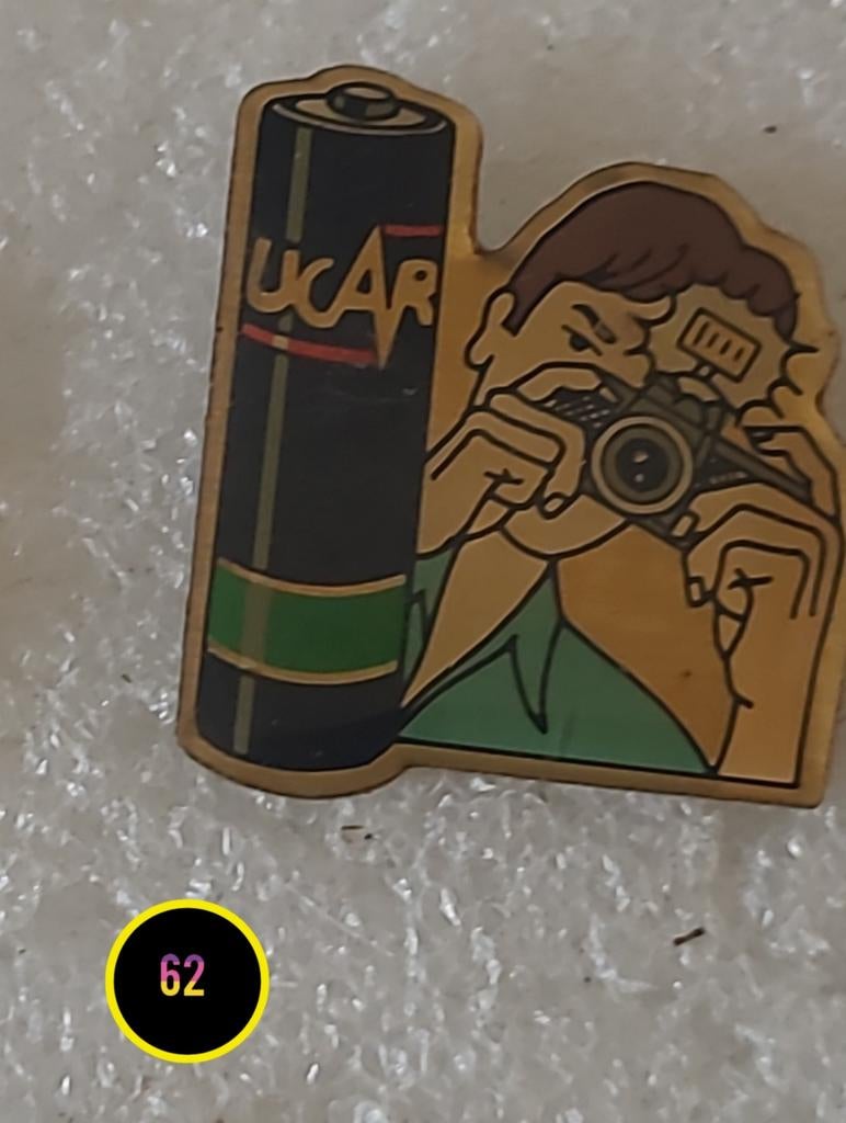 Vintage UCAR batterij fotograaf pin, Verzenden, Gebruikt