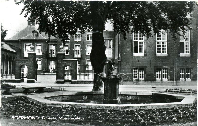 Roermond Fontein Munsterplein, Ophalen of Verzenden, 1940 tot 1960, Gelopen, Limburg