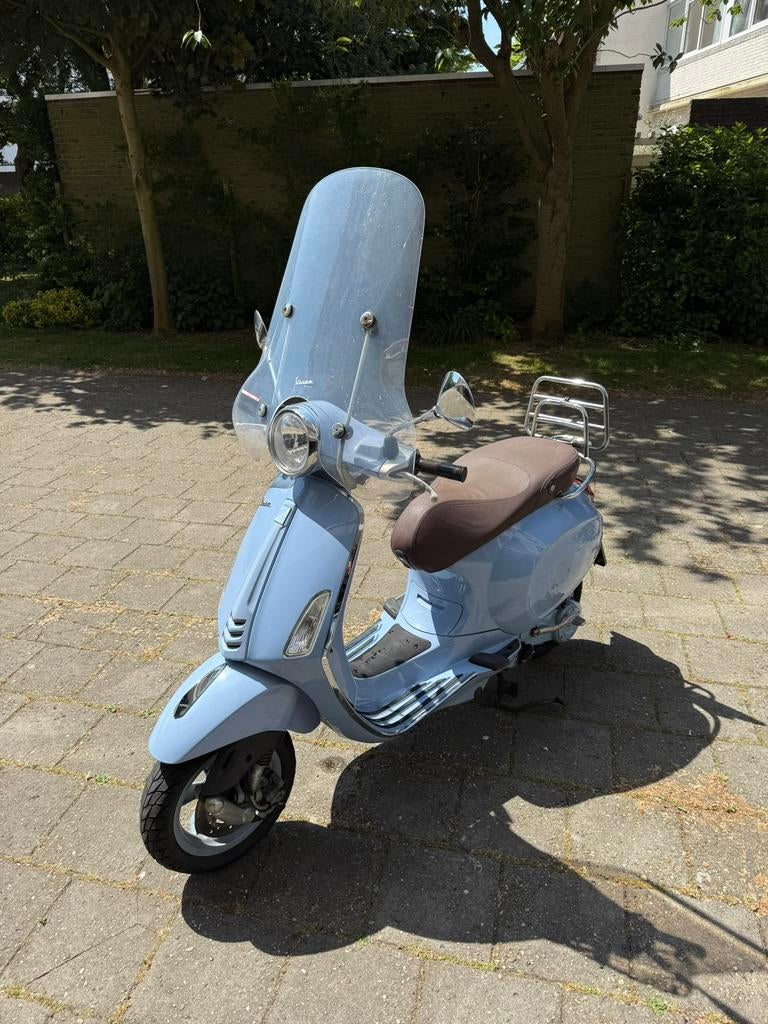 Vespa Primavera Lichtblauw 2017 Geel kenteken let op!, Ophalen of Verzenden, Gebruikt, Maximaal 45 km/u, Overige modellen