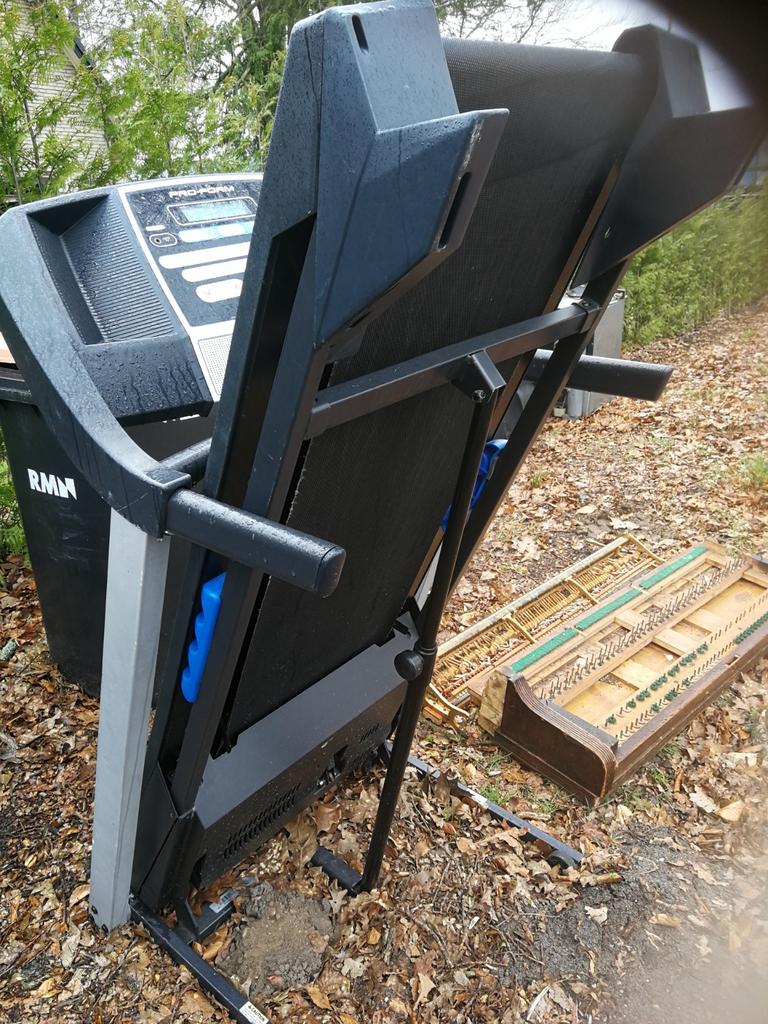 Oud ijzer - loopband, koelkast en piano klankkast, 200 liter of meer, Ophalen of Verzenden, Zonder vriesvak, 160 cm of meer