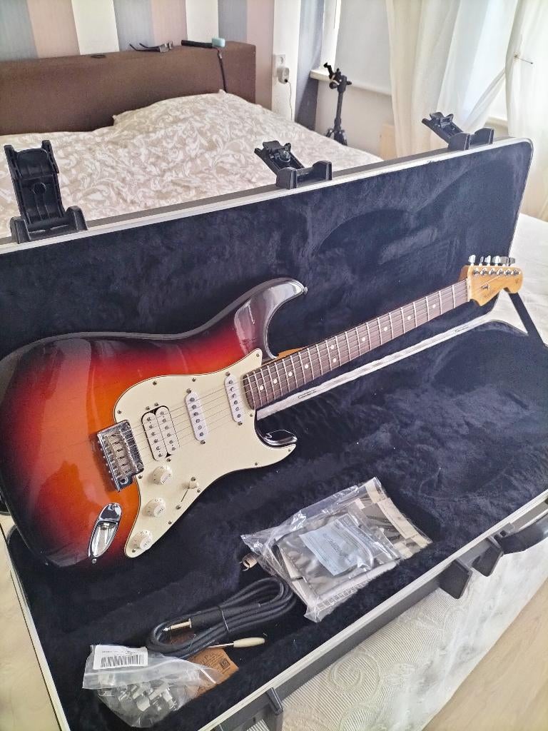 Fender Stratocaster standard USA HSS., Ophalen, Zo goed als nieuw, Solid body, Fender