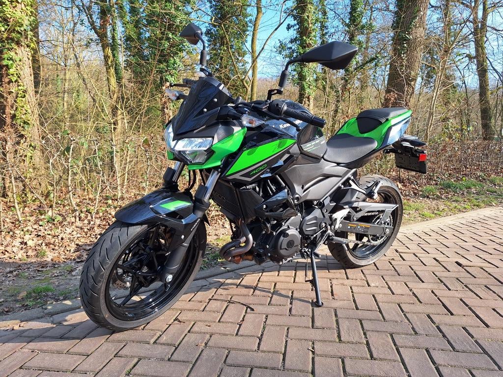 Kawasaki Z400 (2022) - 1211 km - Nieuwstaat, Motoren, Particulier, 399 cc, Minimaal motorrijbewijs A2, 12 t/m 35 kW