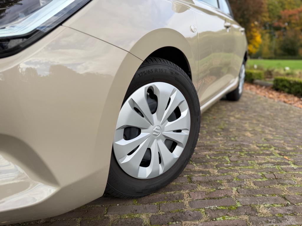 Suzuki Swift 1.2 Smart Hybrid | Adaptive | Camera | !3800KM!, Voorwielaandrijving, 83 pk, Stof, Gebruikt