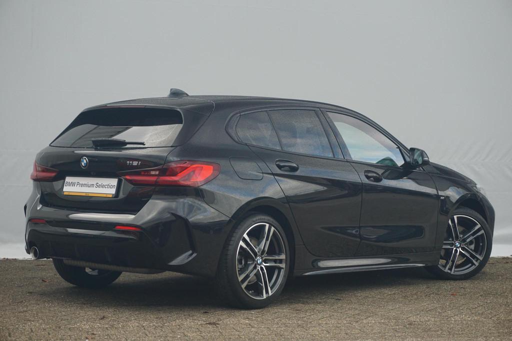 BMW 1 Serie 118i Executive M Sportpakket 18'' / Stuurwielran, Gebruikt, Met garantie (alle), Zwart, Origineel Nederlands