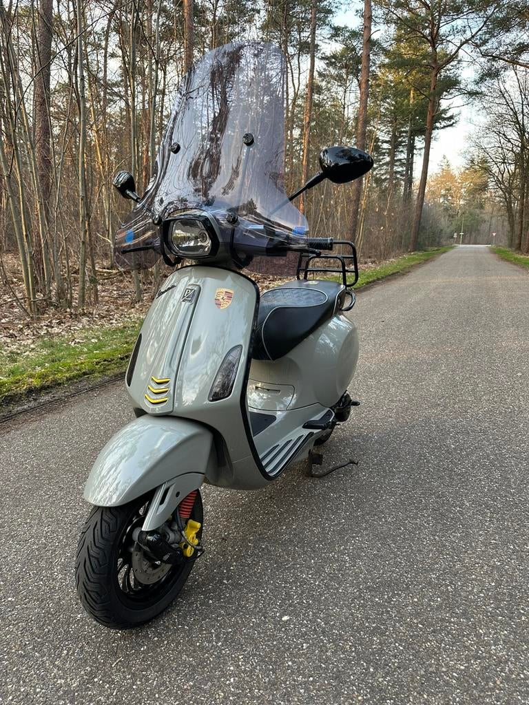 Vespa sprint custom porsche uitvoering, Ophalen, Zo goed als nieuw