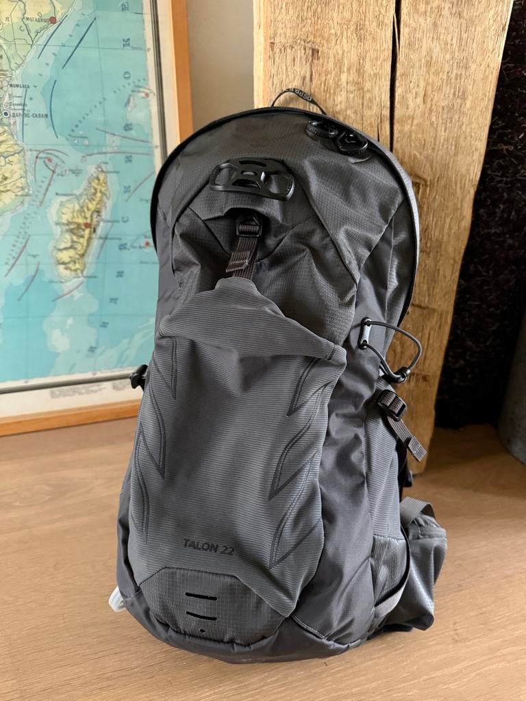 Osprey rugzak grijs Talon 22 incl. Osprey regenhoes, 25 tot 40 cm, Ophalen of Verzenden, Zo goed als nieuw, Trekking