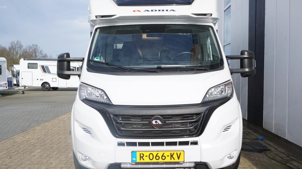 Adria Coral Plus 670 SL AUT/HEAVY/LVL SYSTEEM, Automaat, Ringverwarming, Fiat, 7 tot 8 meter