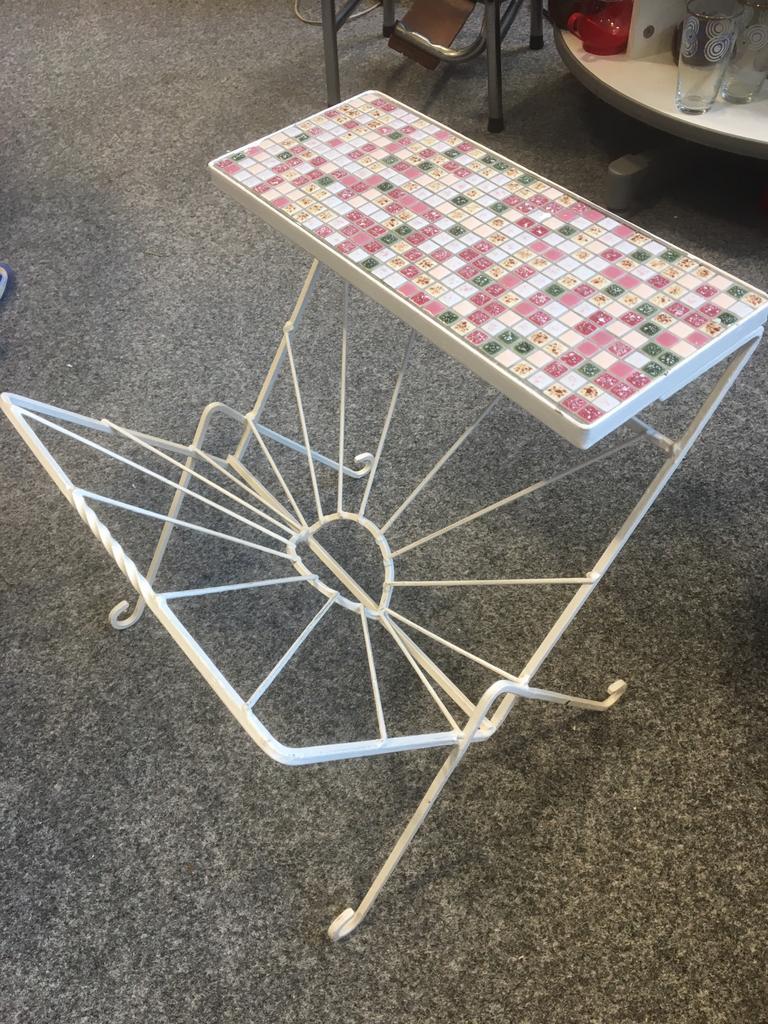 Vintage lectuurbak met mozaiek plateau.  Jaren 60, Huis en Inrichting, Woonaccessoires | Krantenbakken en Lectuurbakken, Ophalen of Verzenden