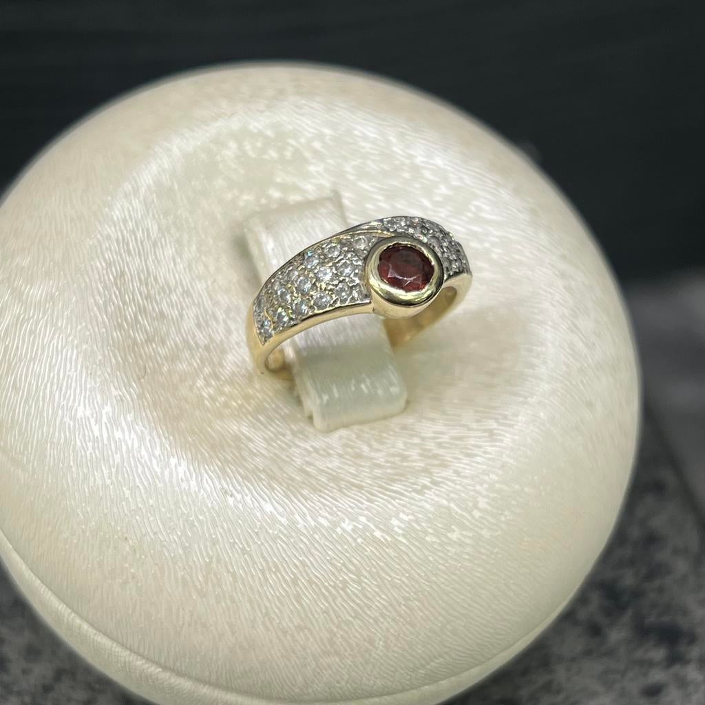 14 karaat gouden ring met robijn steen, Ophalen of Verzenden, Nieuw, Goud, Dame